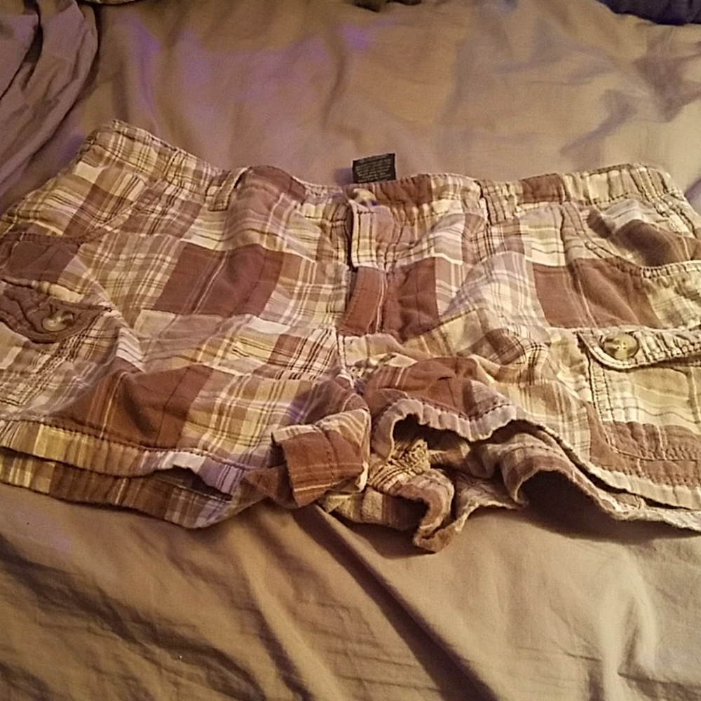 Cute cargo shorts plaid